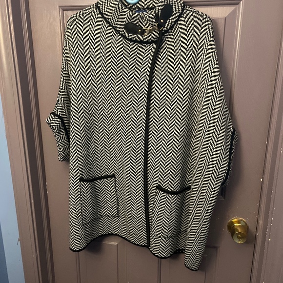 Sweater - Picture 1 of 1